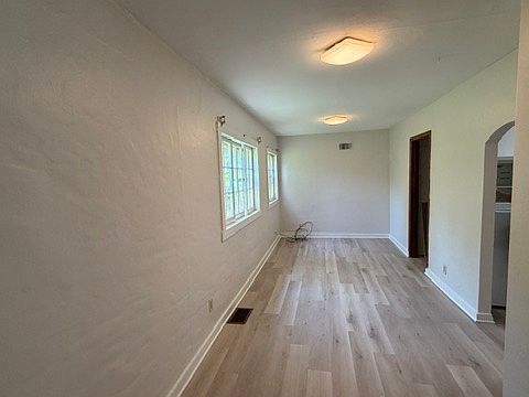 2nd image of 1012 N Summit St APT 6
