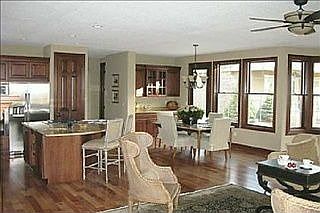 2nd image of 441 S Crescent Way