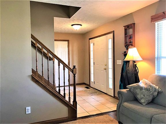 2nd image of 126 Indian Creek Dr