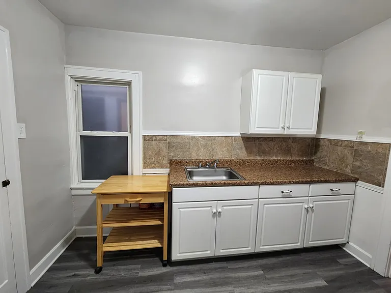 713 Broadway Ave #2 — Photo 3