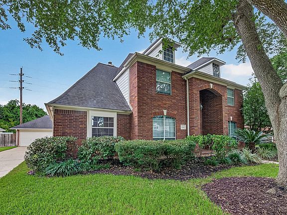 4th image of 2202 Plantation Bend Dr
