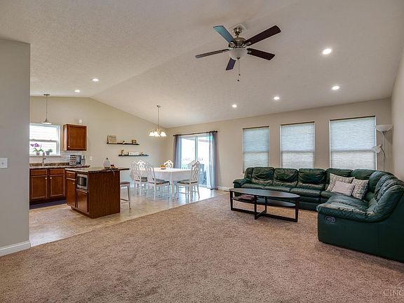 4th image of 10379 Fay Ln