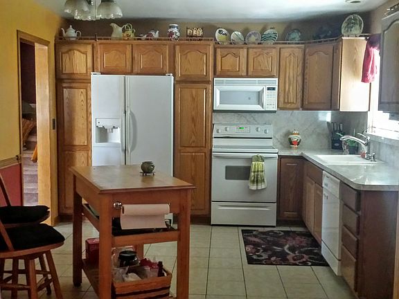 2nd image of 1770 Waverly St