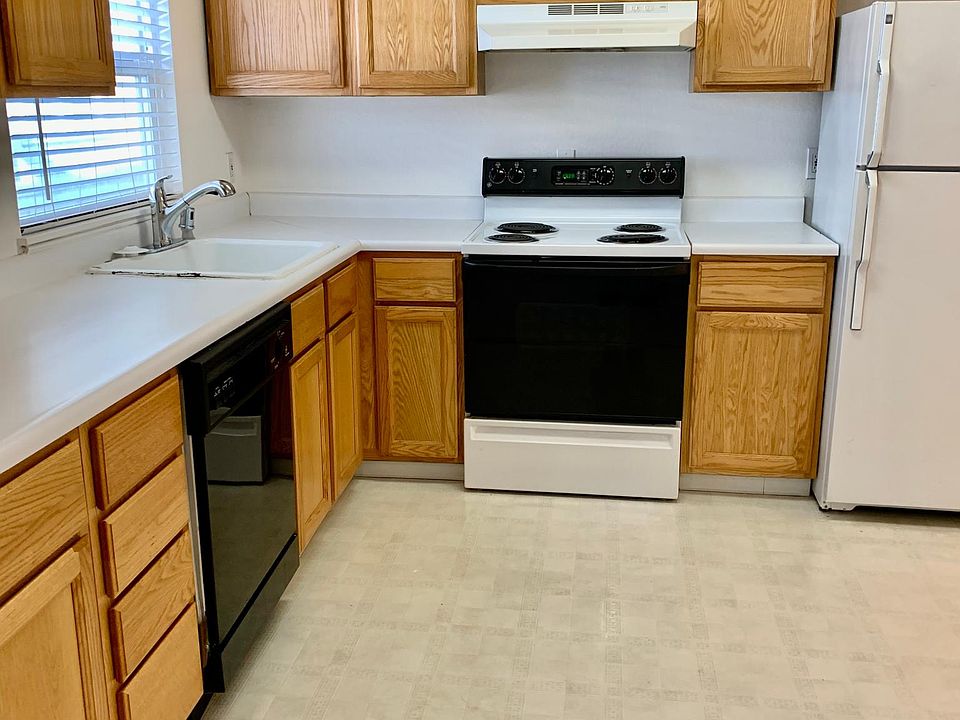 1st image of 14 Bannam Pl