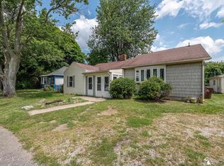 3203 Woodland Blvd, Monroe, MI 48162