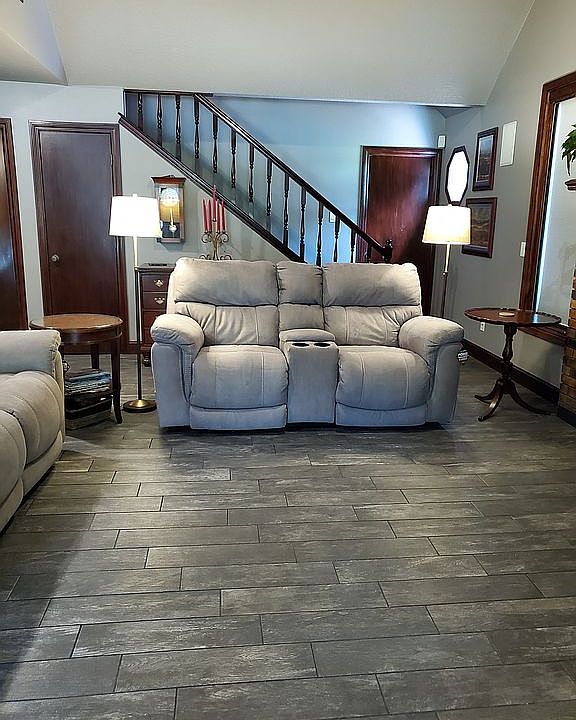 Living room 20x17