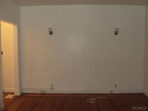 3rd image of 472 Gramatan Ave Unit 6J