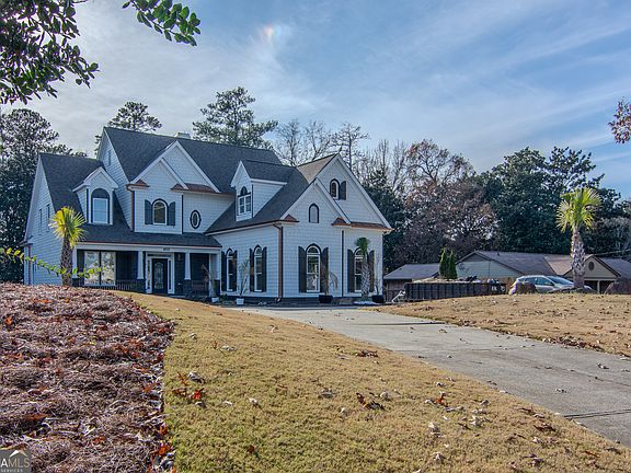3rd image of 4822 Chamblee Dunwoody Rd