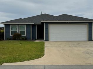 806 Flycatcher Dr, Palacios, TX 77465