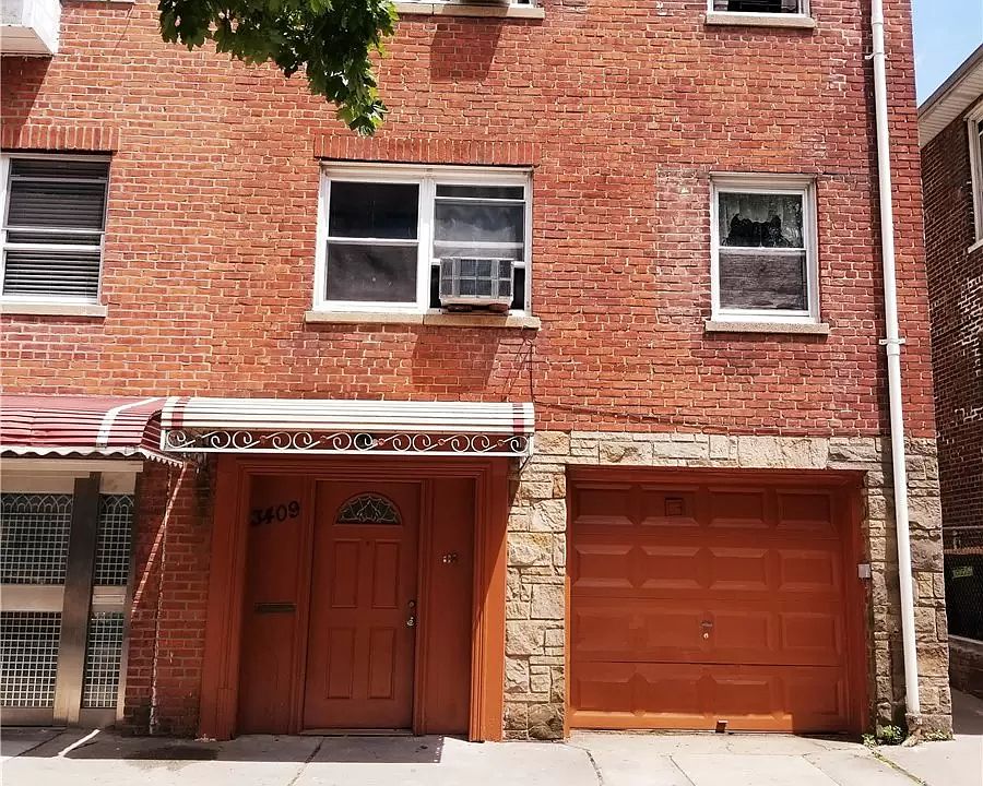 1st image of 34-09 92nd St