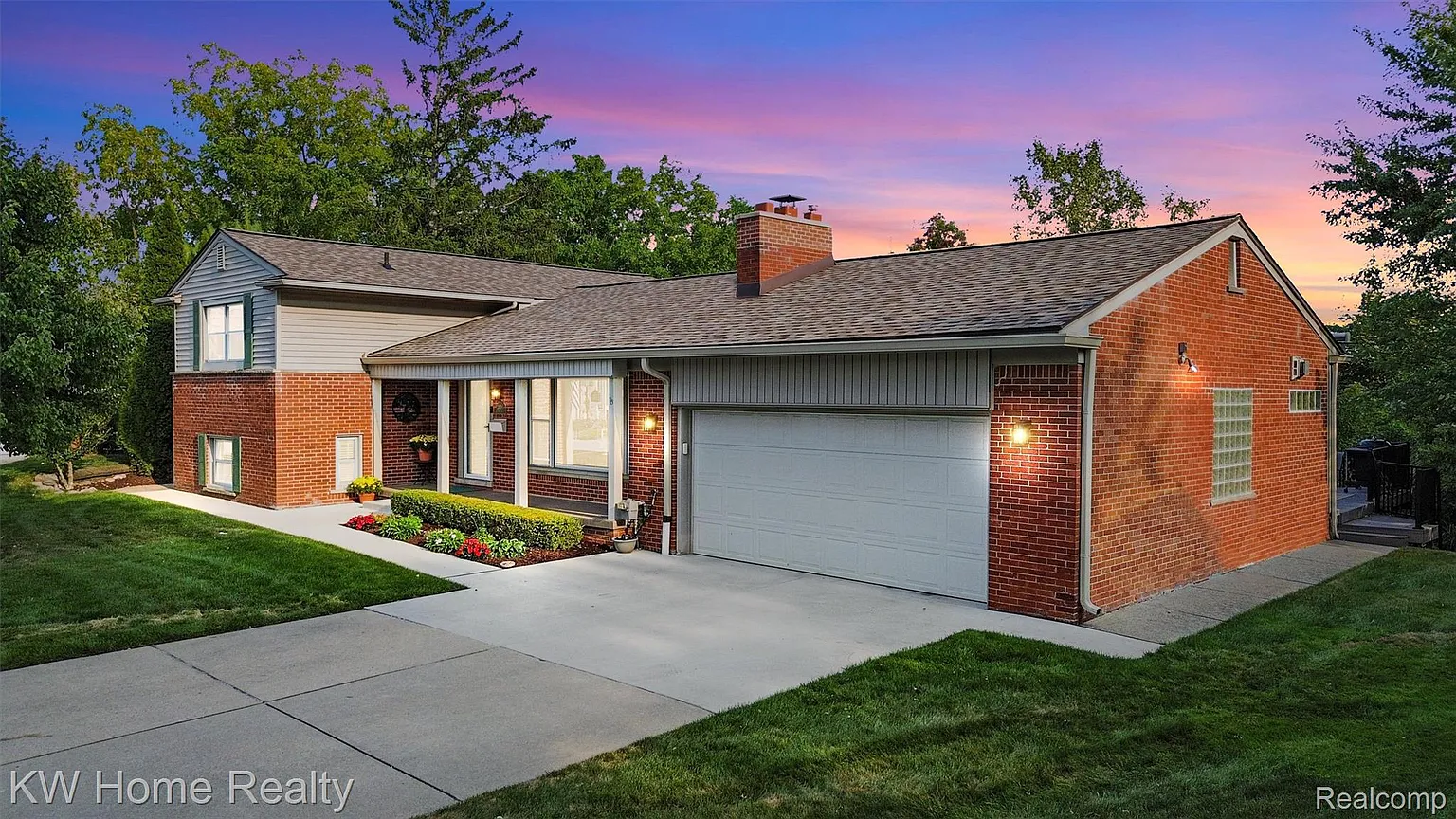 24130 Elizabeth Ct photo 1