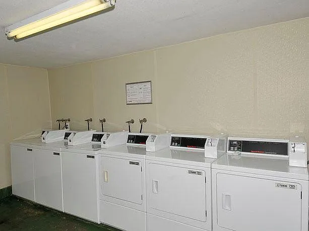 726 E Workman St — Photo 21