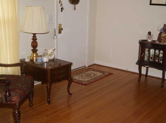 3rd image of 755 Greymont Dr