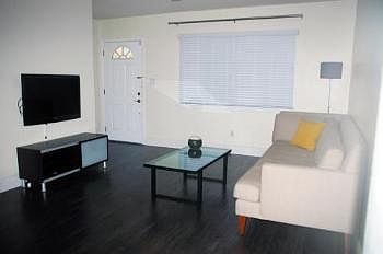 3rd image of 7407 Louise Ave