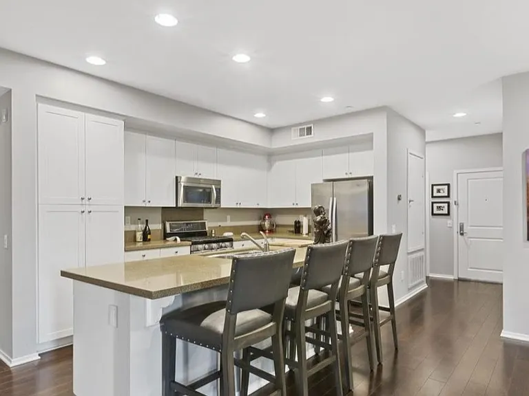 Breakfast bar