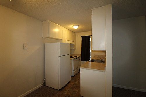 4th image of 2421 W St APT 9
