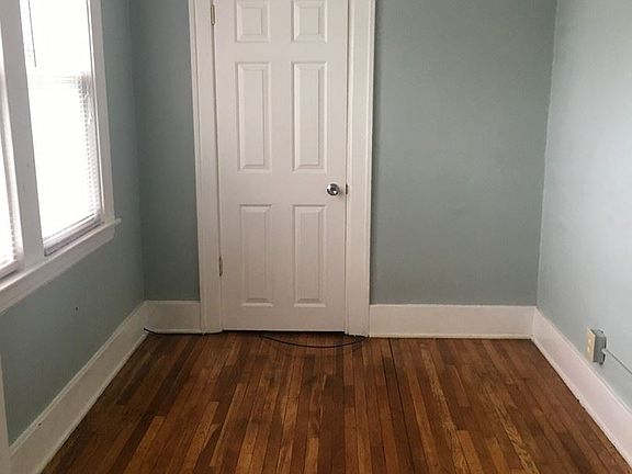 5th image of 133 Diamond Ave SE