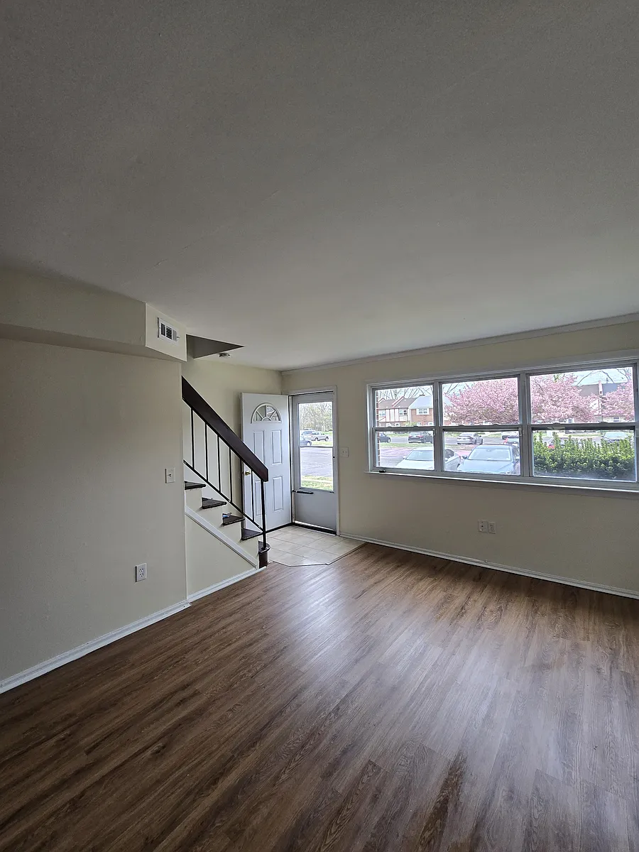 Building Photo - 67 Briar Mills Dr