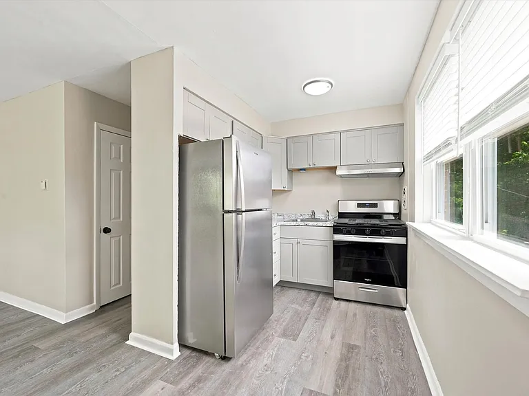 418 W Jefferson St — Photo 7