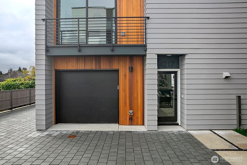 4th image of 4217 S Findlay Street