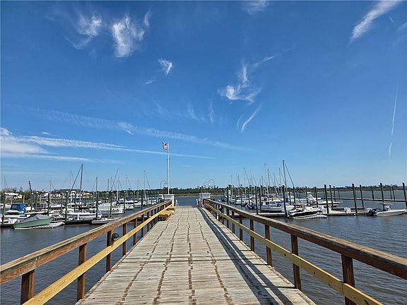 3rd image of 100 Marina Dr #B3