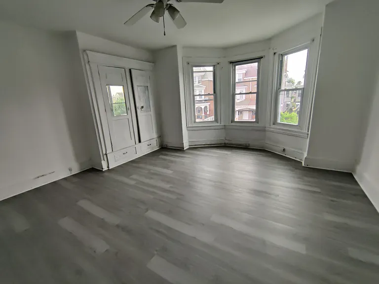 926 W Marshall St #2 — Photo 1