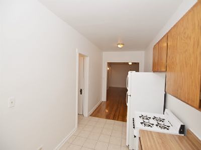 2nd image of 4724 S Drexel Blvd APT 1B