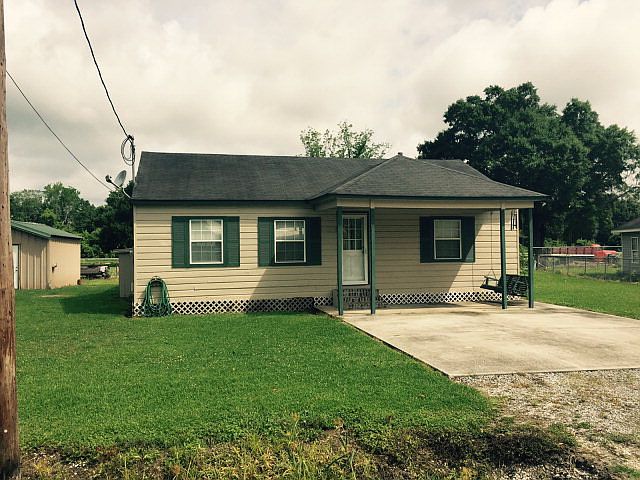 1st image of 305 Patrick Dr