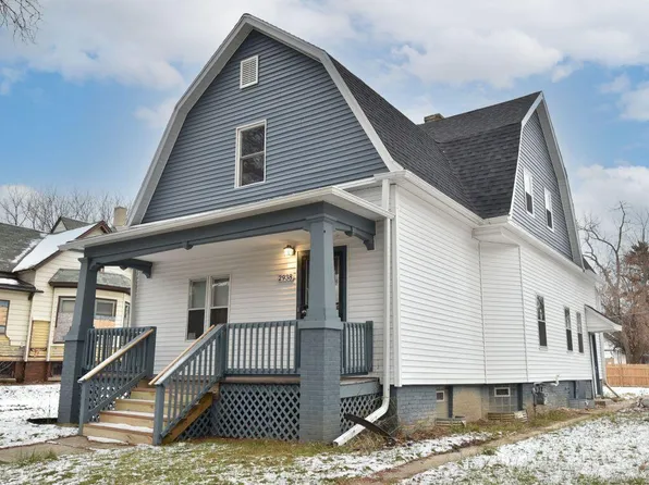 2938 North 6th STREET, Milwaukee, WI 53212