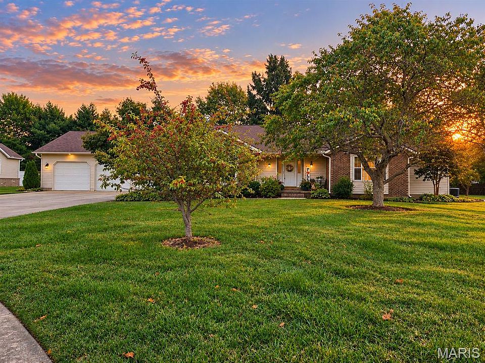 1st image of 111 Larkspur Ln