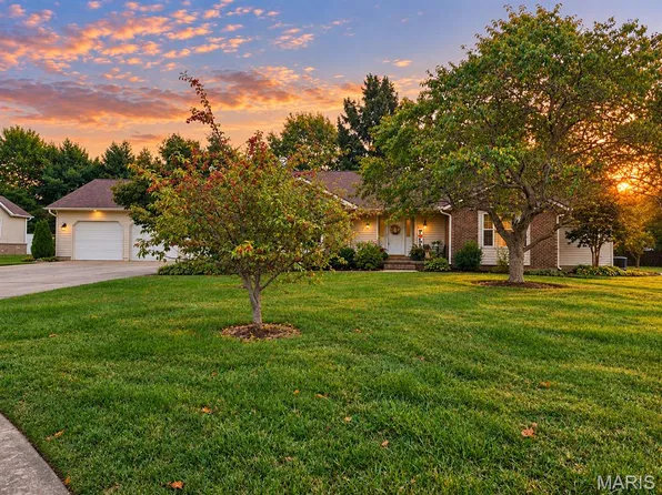 111 Larkspur Ln, Sikeston, MO 63801