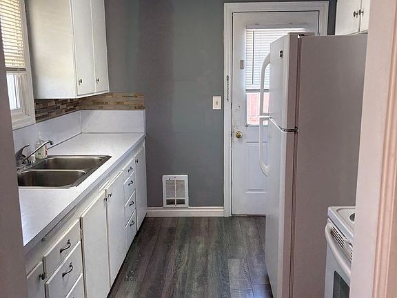 3rd image of 123 G St NE