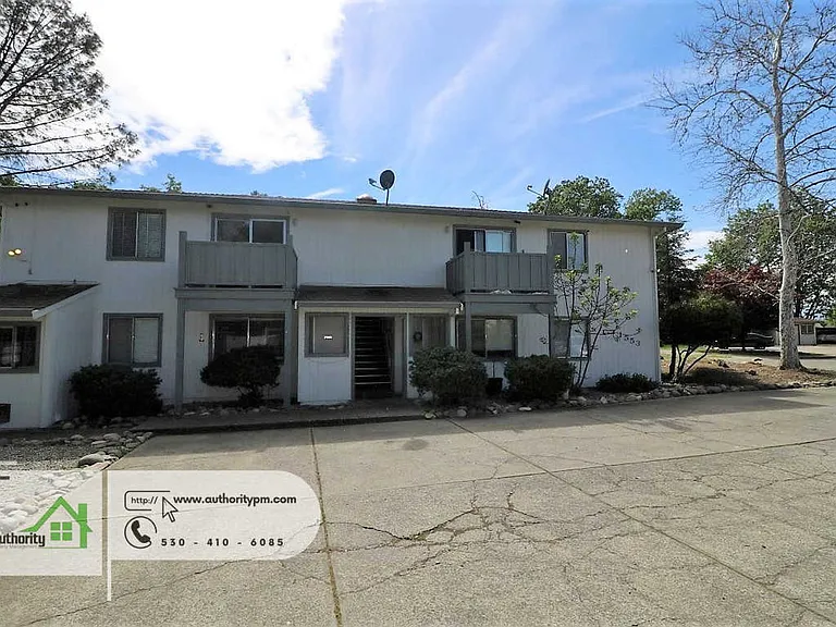 1553 Bramble Pl #4 — Photo 2