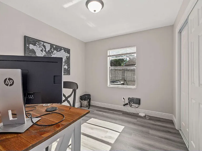 112 W Stanley St — Photo 11