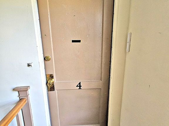 2nd image of 1018-1026 Grant St SE #1026-4