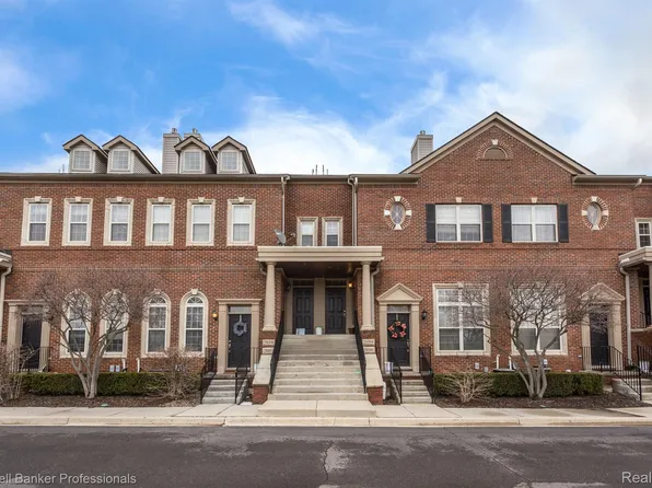 29427 Glen Oaks Blvd E, Farmington, MI 48334