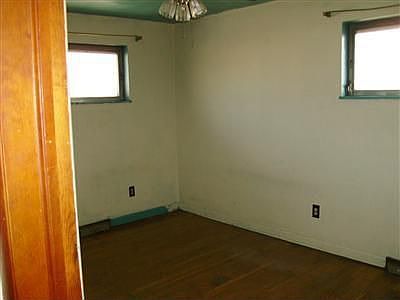 5th image of 2504 Jerome Ave