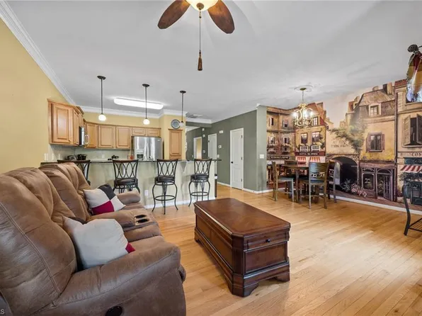 410 Beaumont Cir, Clemmons, NC 27012