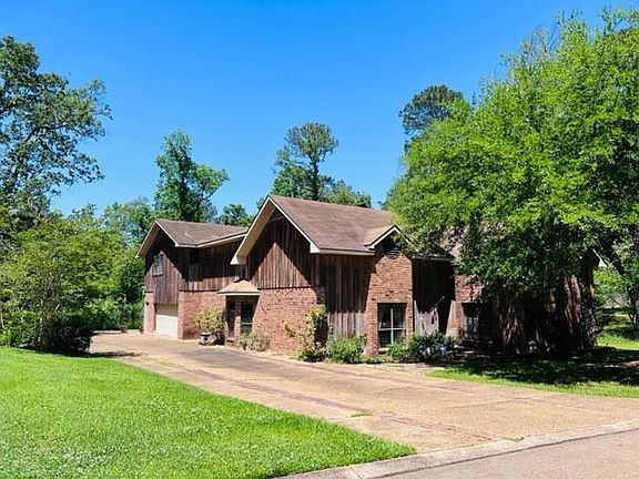 2nd image of 126 Myrtlewood Dr