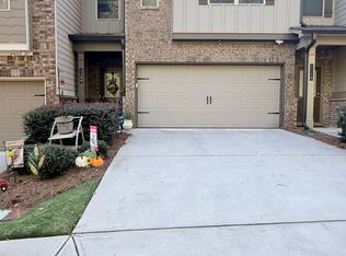 1300 Sugar Glen Ct, Lawrenceville, GA 30044