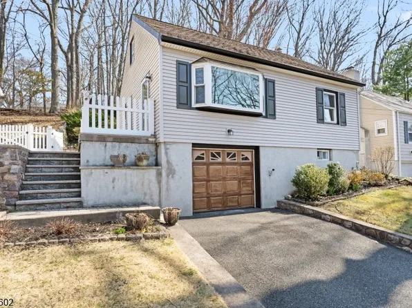 83 Chestnut Hill Dr W, Denville, NJ 07834