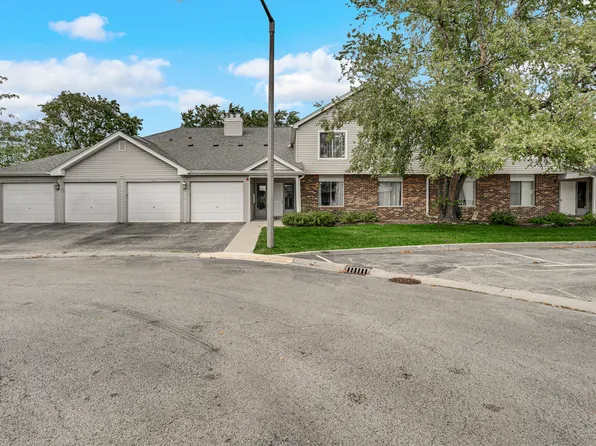 7020 Remington Ct APT 203, Woodridge, IL 60517