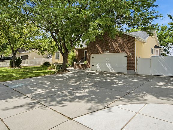 4th image of 2986 W Southpointe Rd
