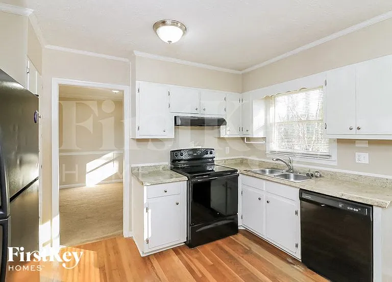 3862 Herren Dr SW — Photo 4