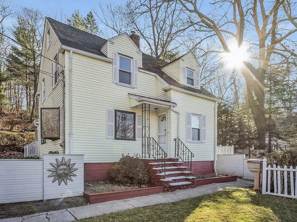 55 Villa St, Fitchburg, MA 01420