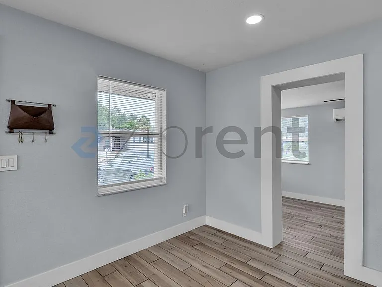 4518 W Rogers Ave #4518 — Photo 5