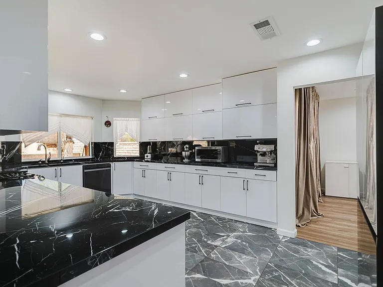 41201 Laidlaw Ln — Photo 16