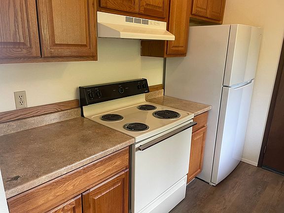 5th image of 574 Luhn Ave #2
