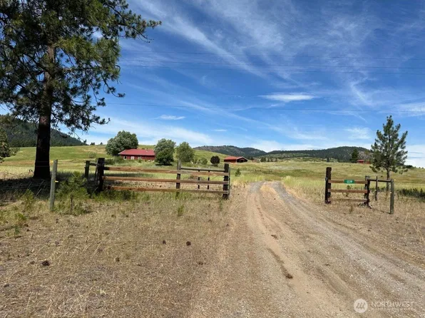 1239 Kewa Meteor Road, Inchelium, WA 99138