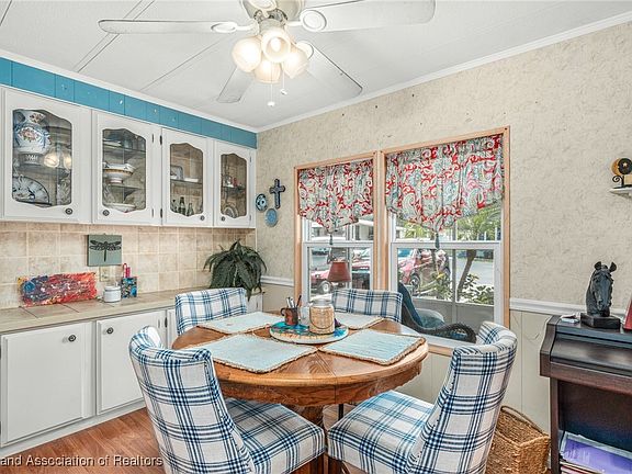 3rd image of 2725 Bolin Ln